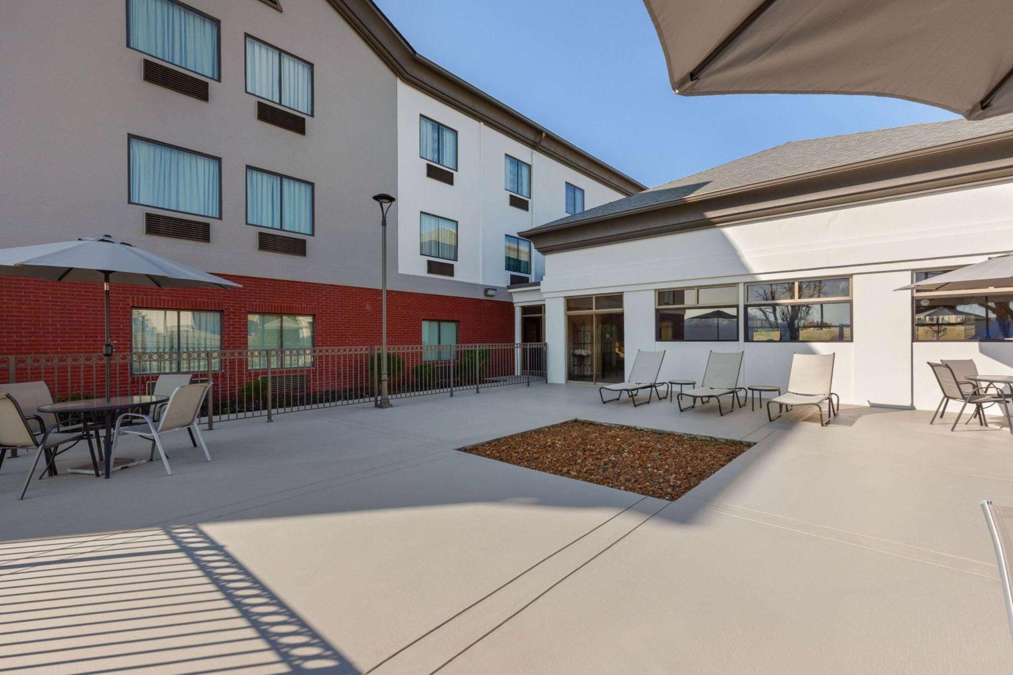 Hotel La Quinta By Wyndham Loudon Extérieur photo