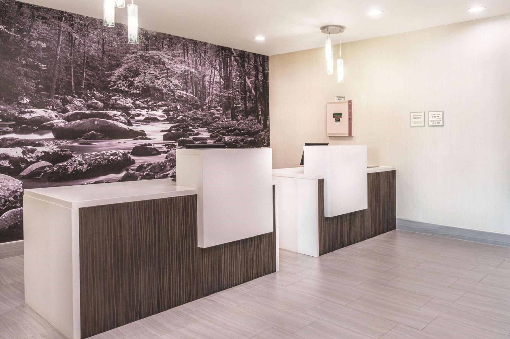 Hotel La Quinta By Wyndham Loudon Extérieur photo